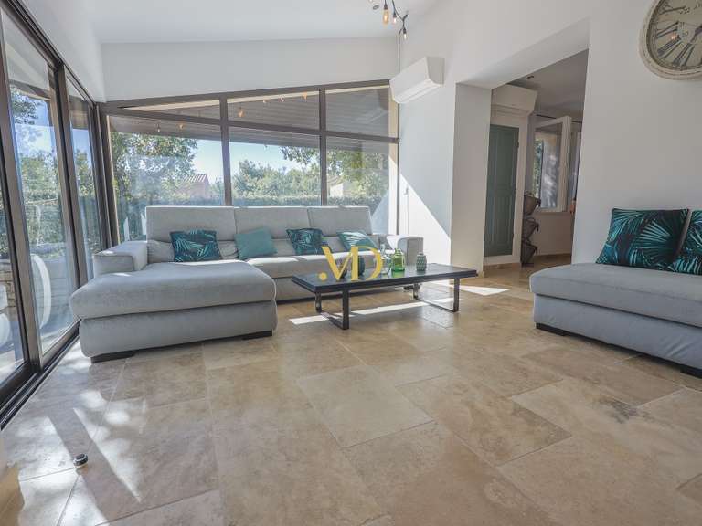 Villa Saint-Saturnin-lès-Apt - 4 bedrooms - 150m²