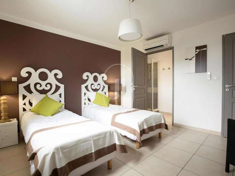 Villa Saint-Saturnin-lès-Apt - 4 chambres - 157m²