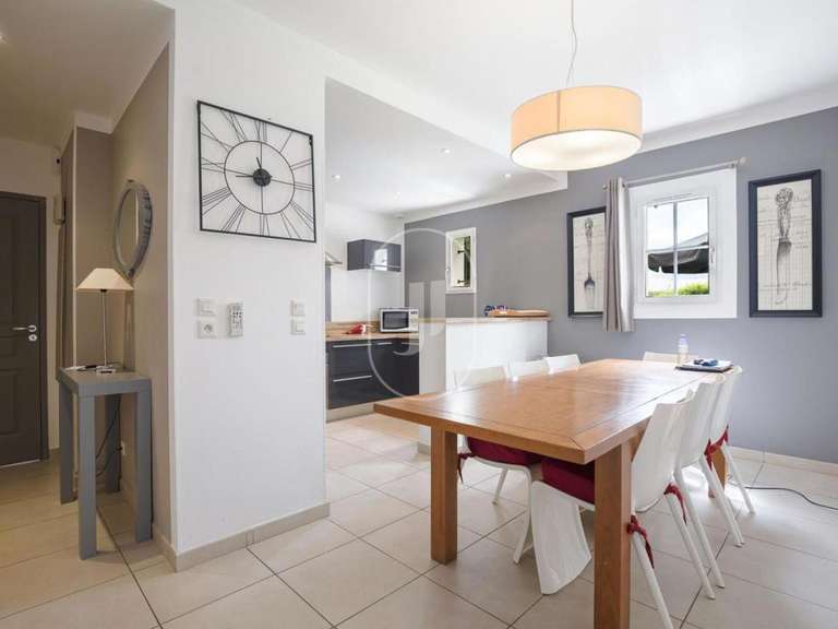 Villa Saint-Saturnin-lès-Apt - 4 bedrooms - 157m²