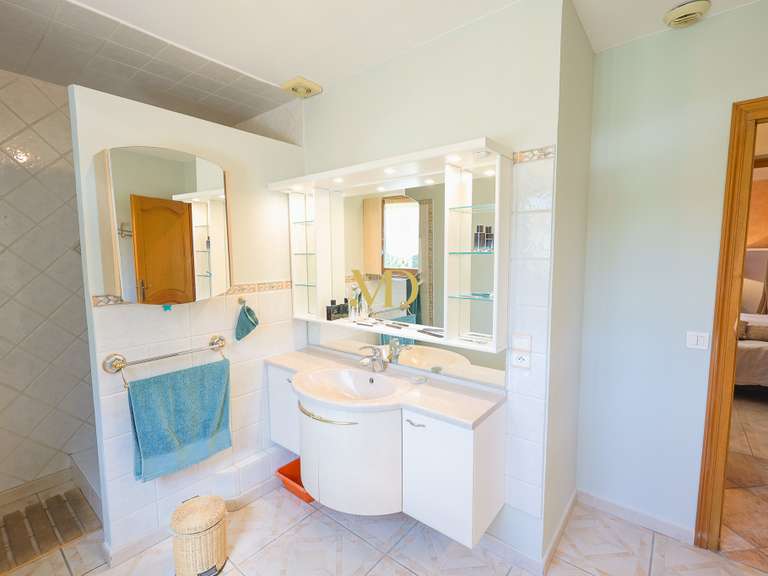 Villa Saint-Saturnin-lès-Apt - 3 chambres - 170m²