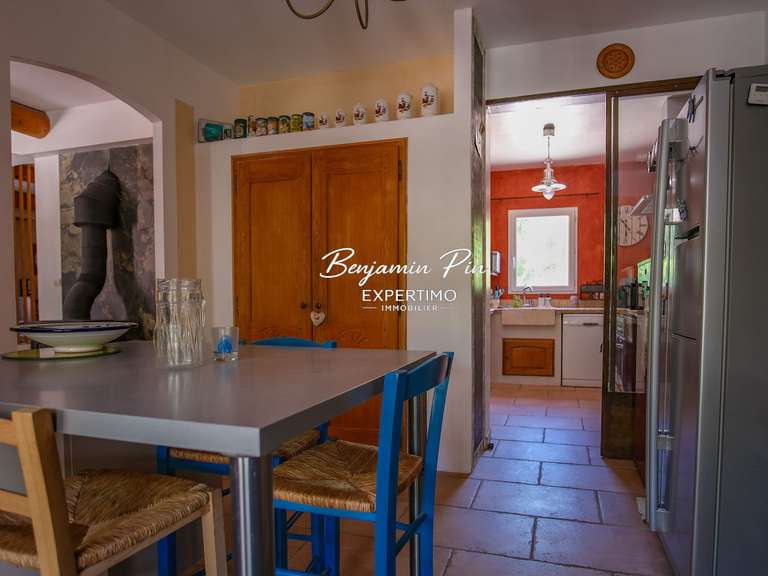 Villa Saint-Saturnin-lès-Apt - 3 bedrooms - 161m²