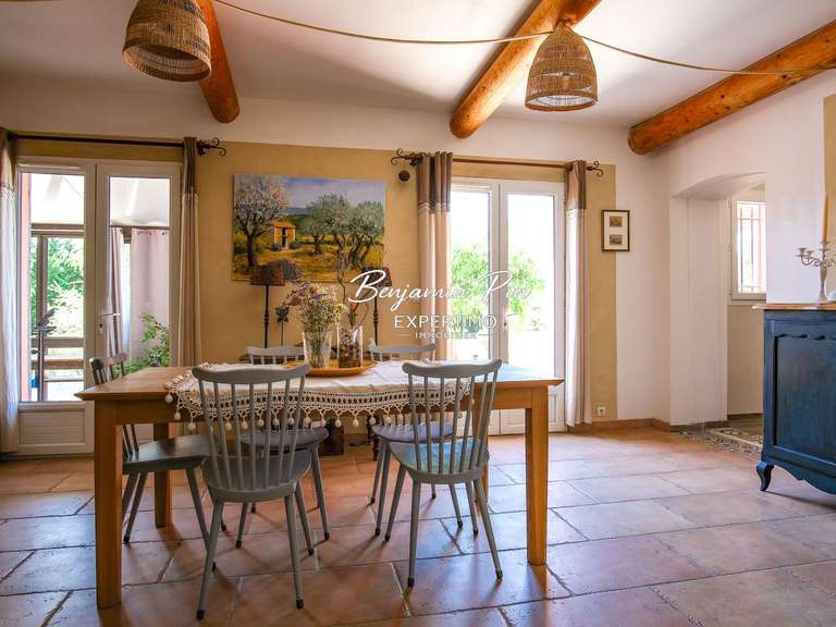 Villa Saint-Saturnin-lès-Apt - 3 bedrooms - 161m²