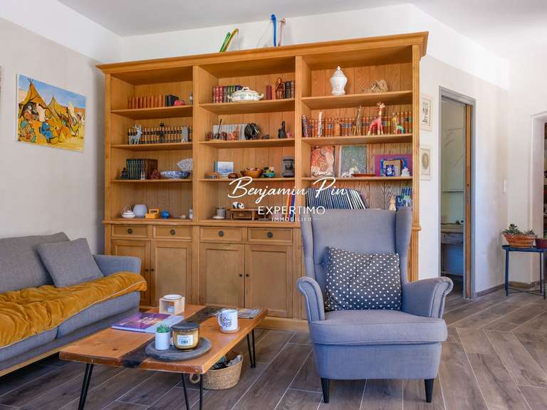 Villa Saint-Saturnin-lès-Apt - 3 bedrooms - 161m²