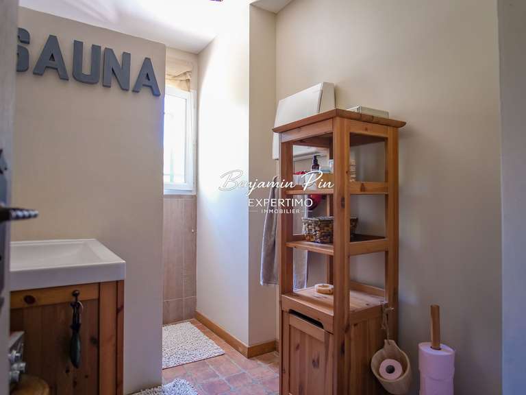 Villa Saint-Saturnin-lès-Apt - 3 bedrooms - 161m²