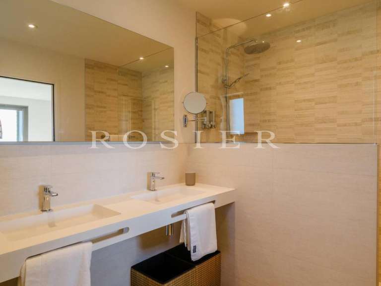Villa Saint-Saturnin-lès-Apt - 5 chambres - 232m²