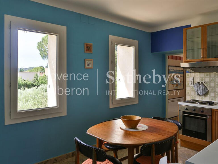 Sale House Saint-Saturnin-lès-Avignon - 5 bedrooms