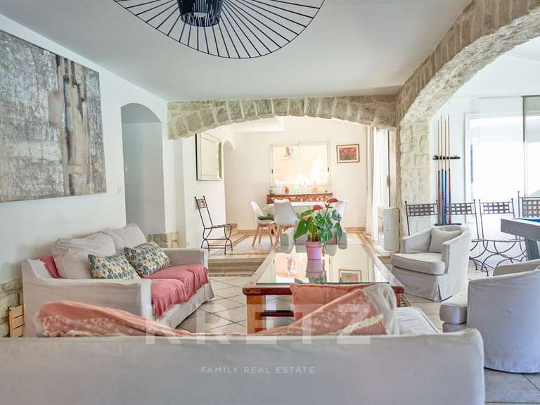 Maison Saint-Saturnin-lès-Avignon - 6 chambres - 399m²