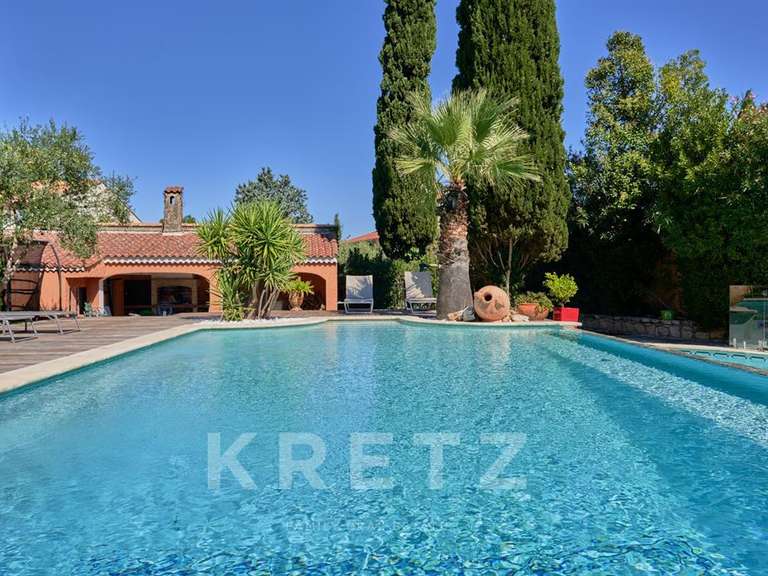 Maison Saint-Saturnin-lès-Avignon - 6 chambres - 450m²