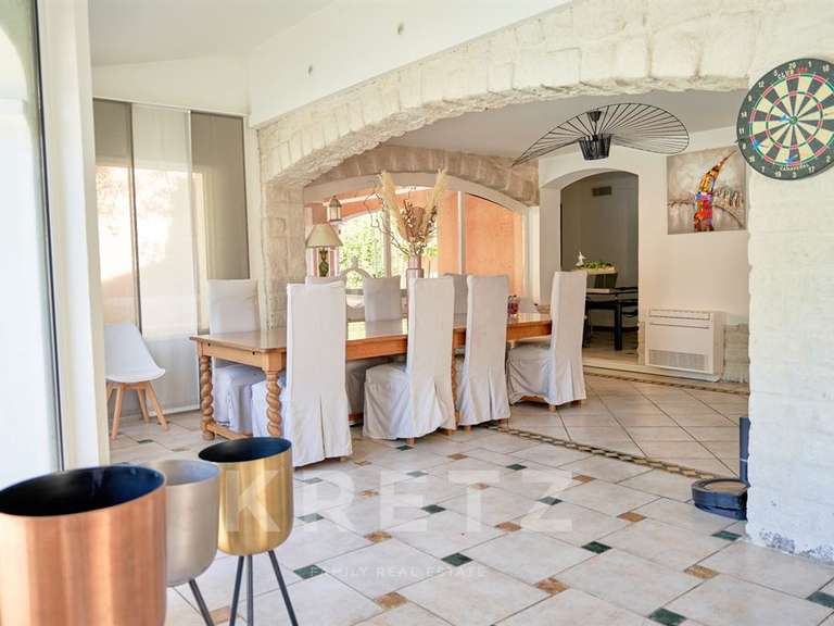 Maison Saint-Saturnin-lès-Avignon - 6 chambres - 450m²