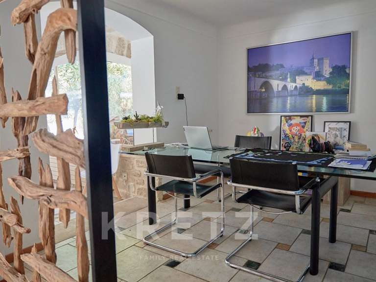 Maison Saint-Saturnin-lès-Avignon - 6 chambres - 399m²