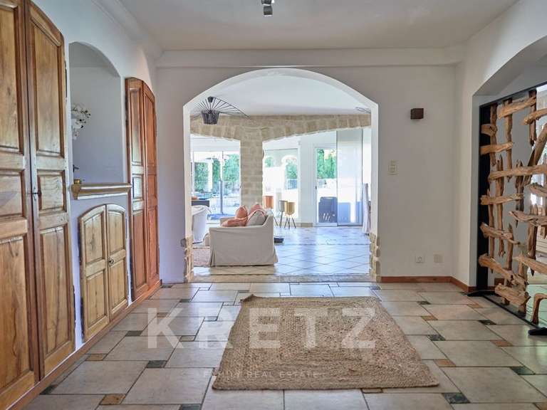 Maison Saint-Saturnin-lès-Avignon - 6 chambres - 450m²