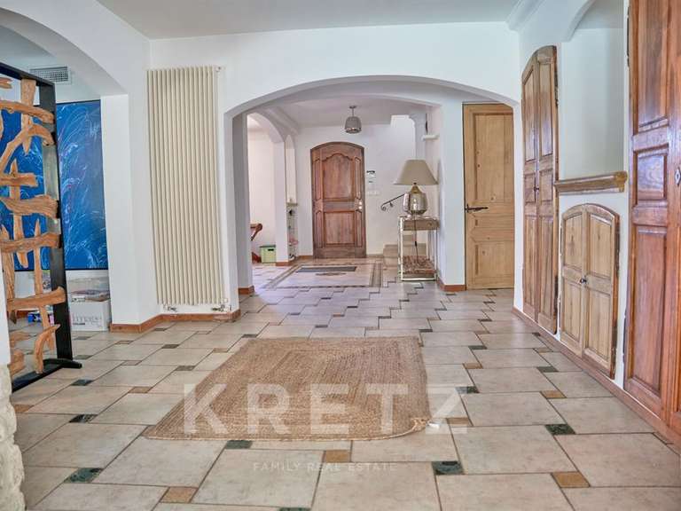Maison Saint-Saturnin-lès-Avignon - 6 chambres - 399m²