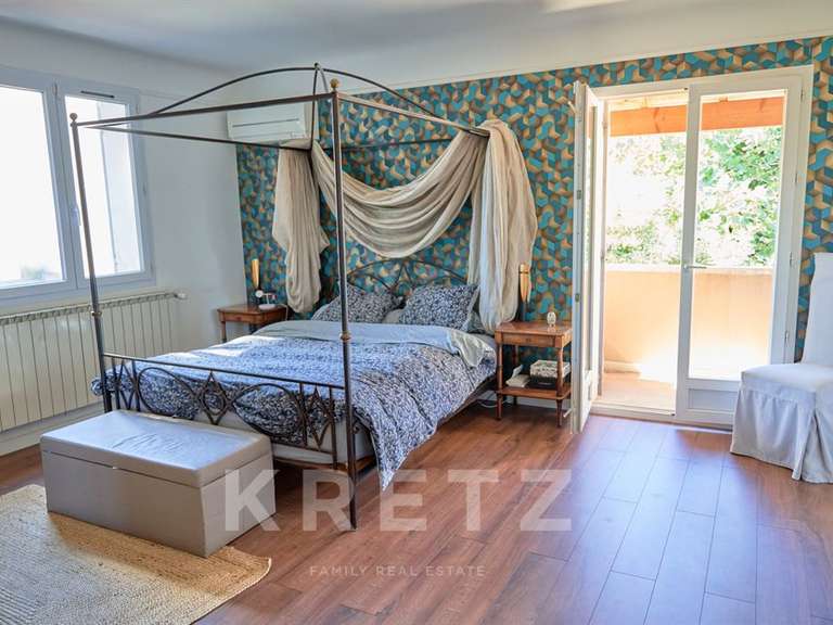 Maison Saint-Saturnin-lès-Avignon - 6 chambres - 399m²