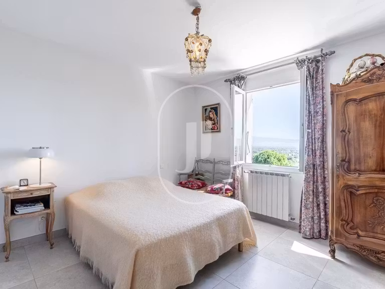 Villa Saint-Saturnin-lès-Avignon - 3 chambres - 135m²