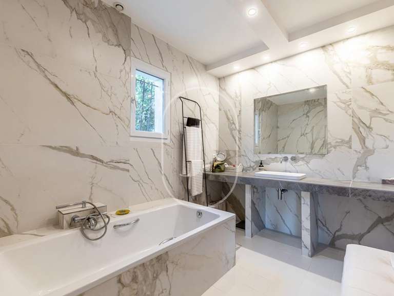 Villa Saint-Saturnin-lès-Avignon - 3 chambres - 135m²