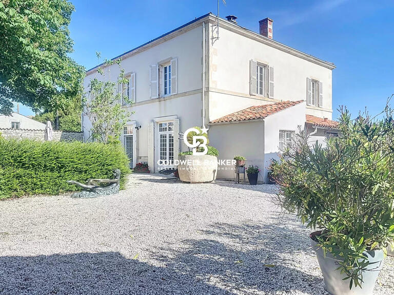 Maison Saint-Sauveur-d'Aunis - 11 chambres - 474m²
