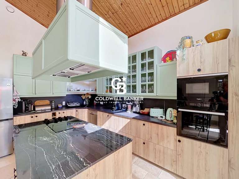 Propriété Saint-Savinien - 6 chambres - 620m²