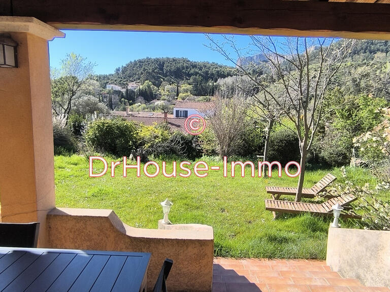 Villa Saint-Savournin - 5 bedrooms - 120m²