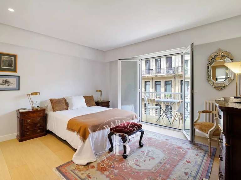 Appartement Saint-Sébastien - 4 chambres - 160m²