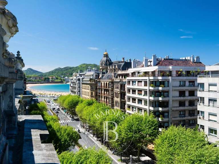 Appartement Saint-Sébastien - 4 chambres - 245m²
