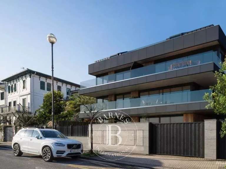 Appartement Saint-Sébastien - 3 chambres - 160m²