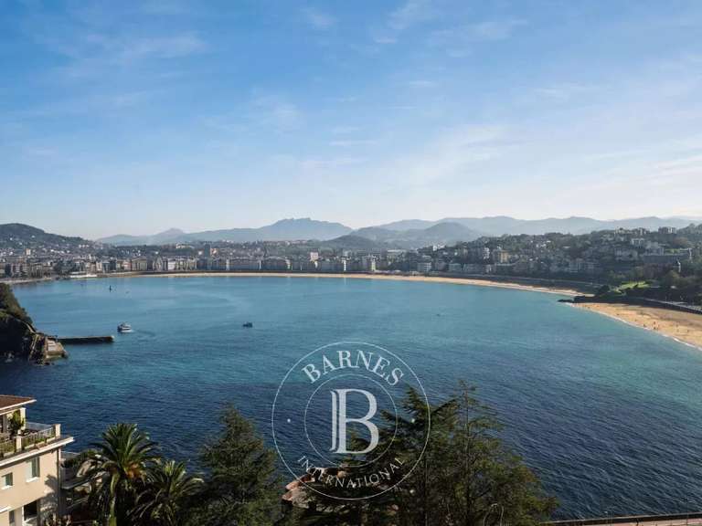 Appartement Saint-Sébastien - 3 chambres - 160m²