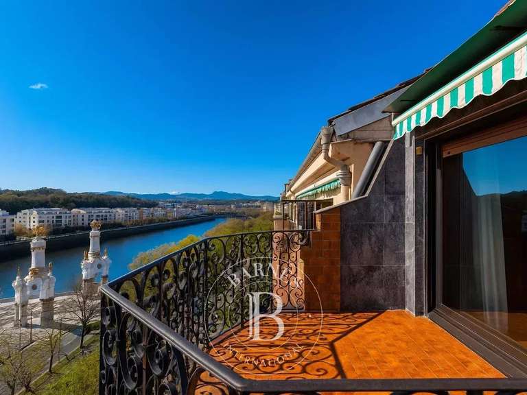 Appartement Saint-Sébastien - 5 chambres - 250m²