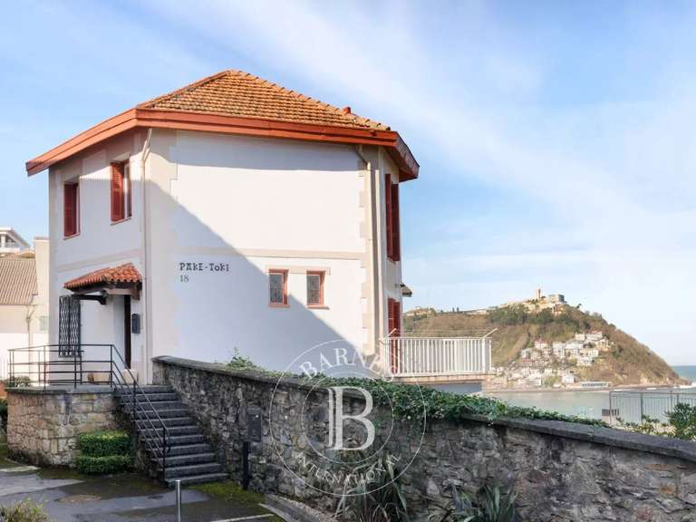 Maison Saint-Sébastien - 4 chambres - 277m²