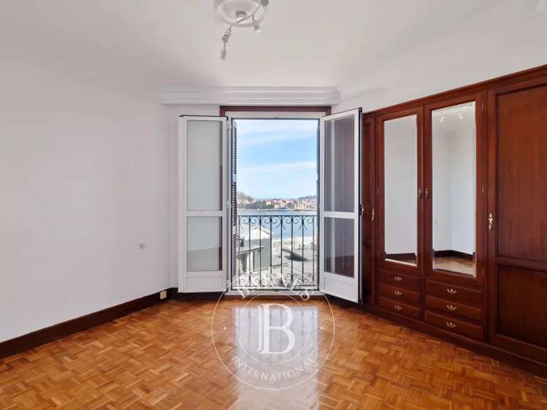 Maison Saint-Sébastien - 4 chambres - 277m²