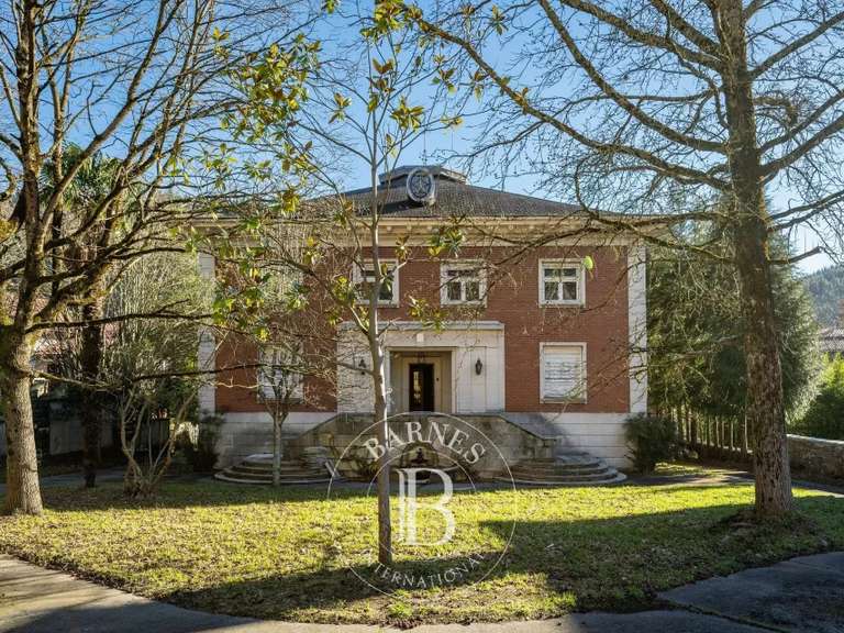 Maison Saint-Sébastien - 7 chambres - 1720m²