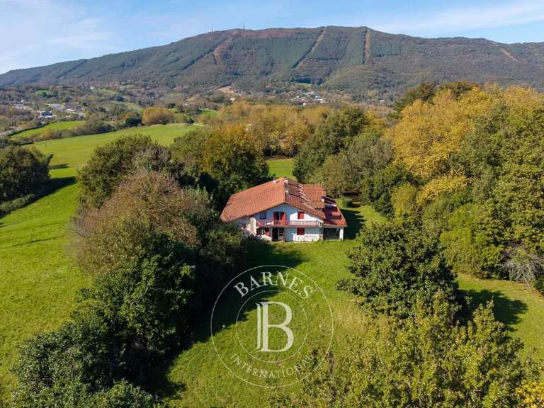Maison Saint-Sébastien - 8 chambres - 750m²