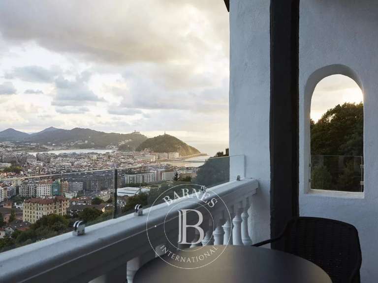 Villa Saint-Sébastien - 9 chambres - 700m²