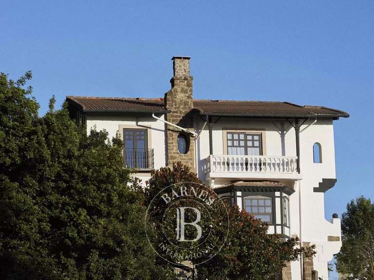 Villa Saint-Sébastien - 9 chambres - 700m²