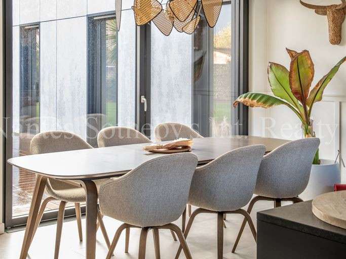 House Saint-Sébastien-sur-Loire - 5 bedrooms - 216m²