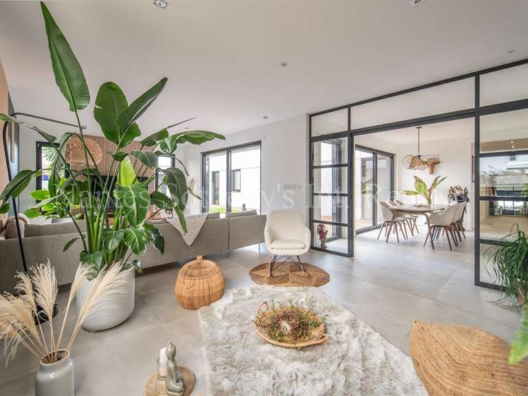 House Saint-Sébastien-sur-Loire - 5 bedrooms - 216m²