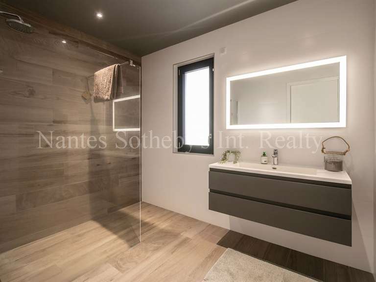 House Saint-Sébastien-sur-Loire - 5 bedrooms - 216m²