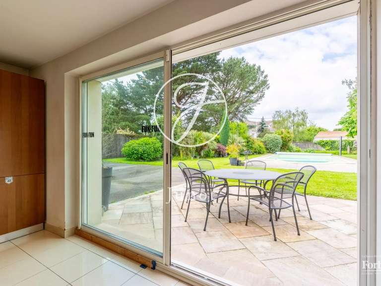 Maison Saint-Sébastien-sur-Loire - 7 chambres - 333m²