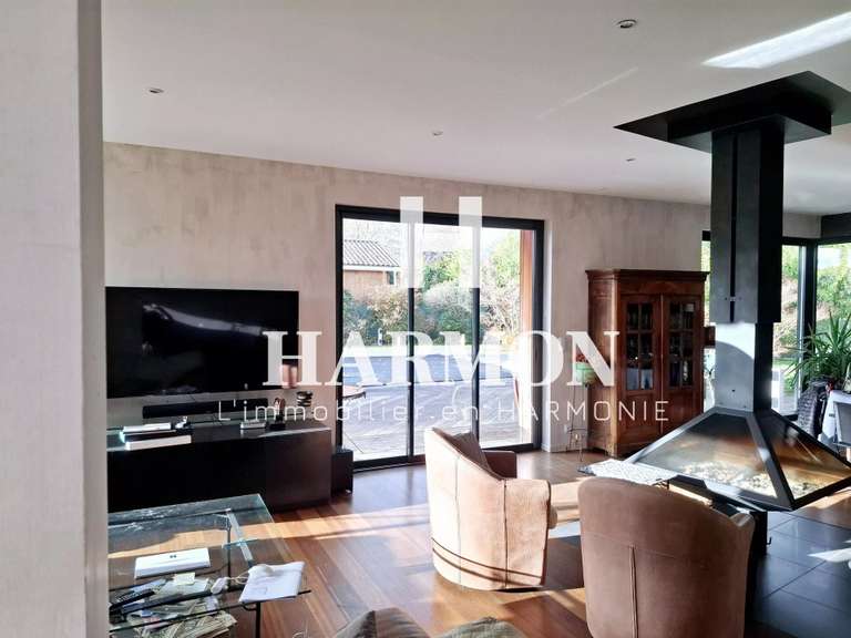 Maison Saint-Selve - 4 chambres - 177m²