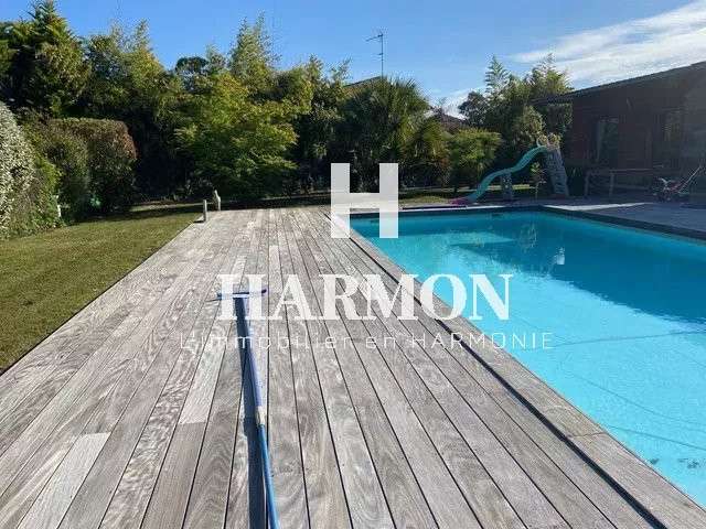 Maison Saint-Selve - 4 chambres - 177m²