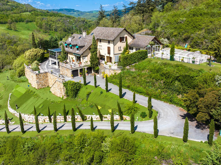 Propriété Saint-Sernin-sur-Rance - 6 chambres - 600m²