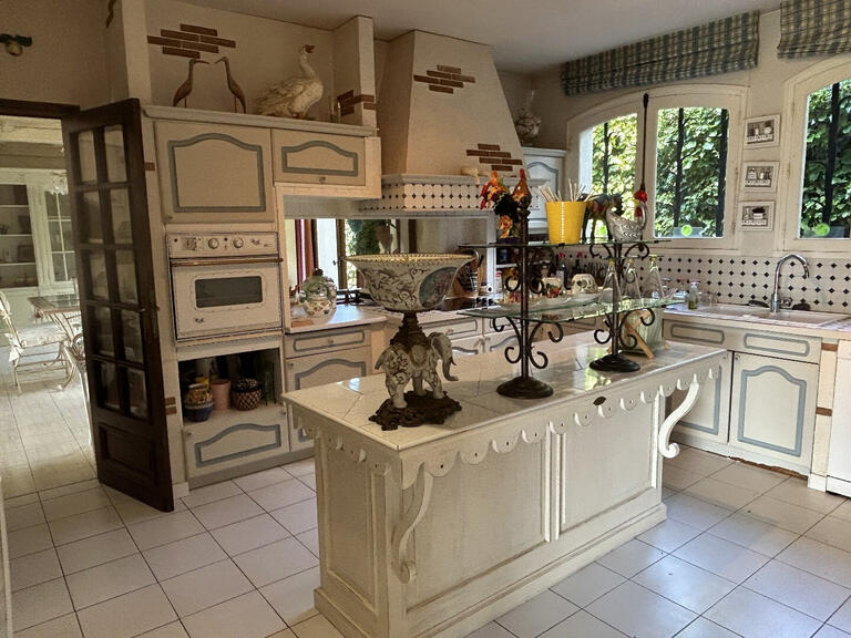 Propriété Saint-Sernin-sur-Rance - 6 chambres - 600m²