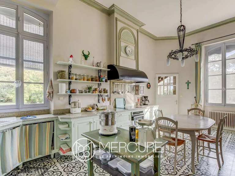 Propriété Saint-Sulpice - 6 chambres - 448m²