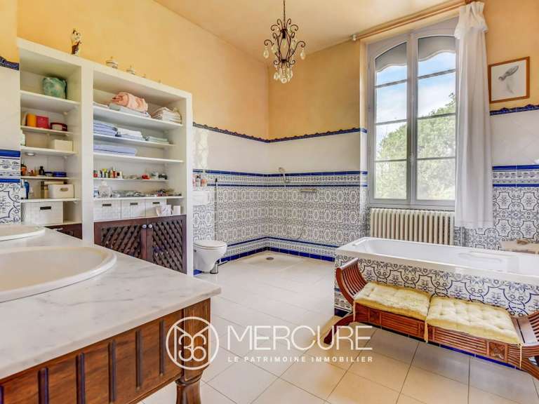 Propriété Saint-Sulpice - 6 chambres - 448m²