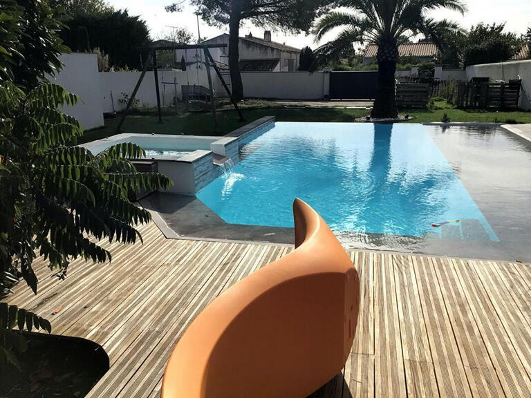 Vente Maison Saint-Sulpice-de-Royan - 5 chambres
