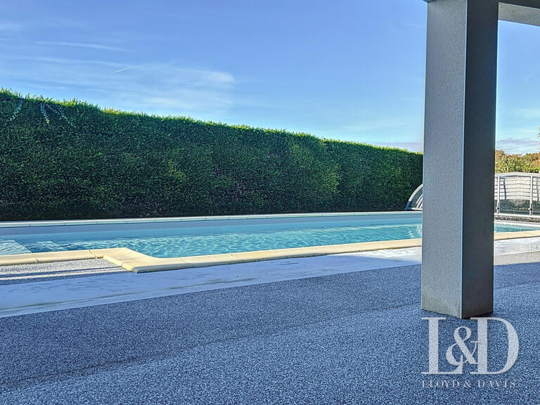 Maison Saint-Sulpice-de-Royan - 4 chambres - 252m²