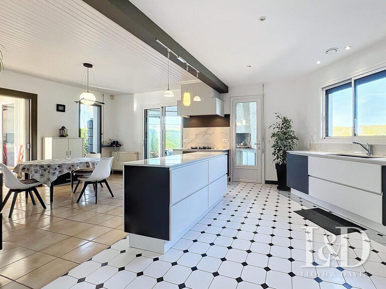 Maison Saint-Sulpice-de-Royan - 4 chambres - 252m²