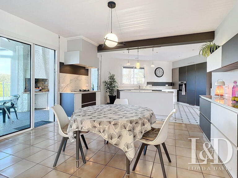 Maison Saint-Sulpice-de-Royan - 4 chambres - 252m²