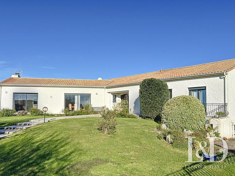 Maison Saint-Sulpice-de-Royan - 4 chambres - 252m²