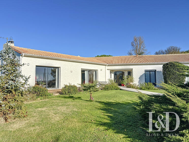 Maison Saint-Sulpice-de-Royan - 4 chambres - 252m²