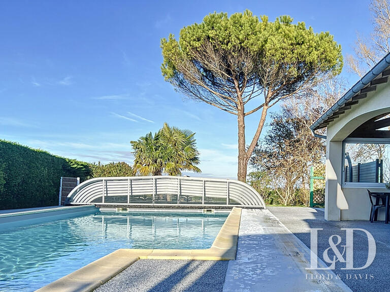 Maison Saint-Sulpice-de-Royan - 4 chambres - 252m²